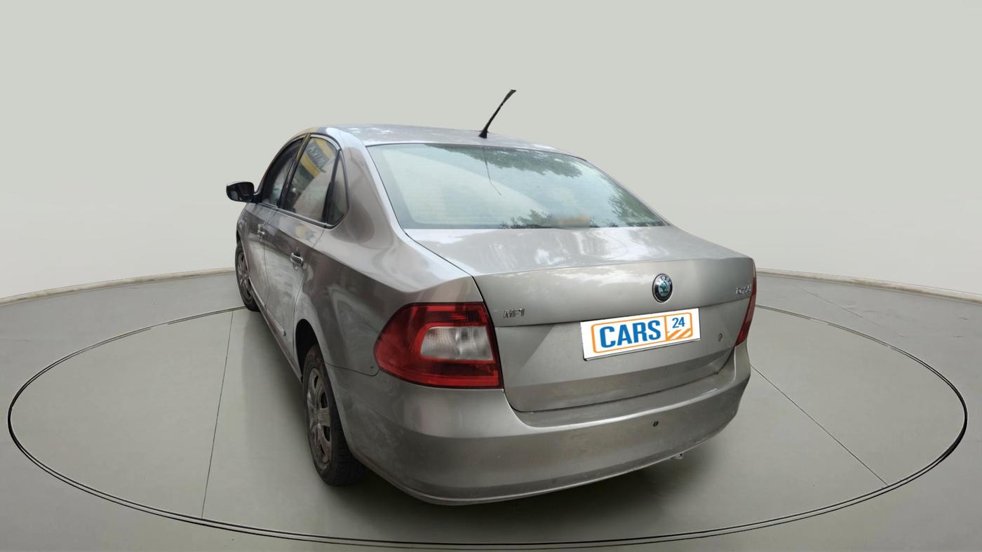 2013 Skoda Rapid AMBITION 1.6 MPI MT, Petrol, Manual, 49,290 km, exterior