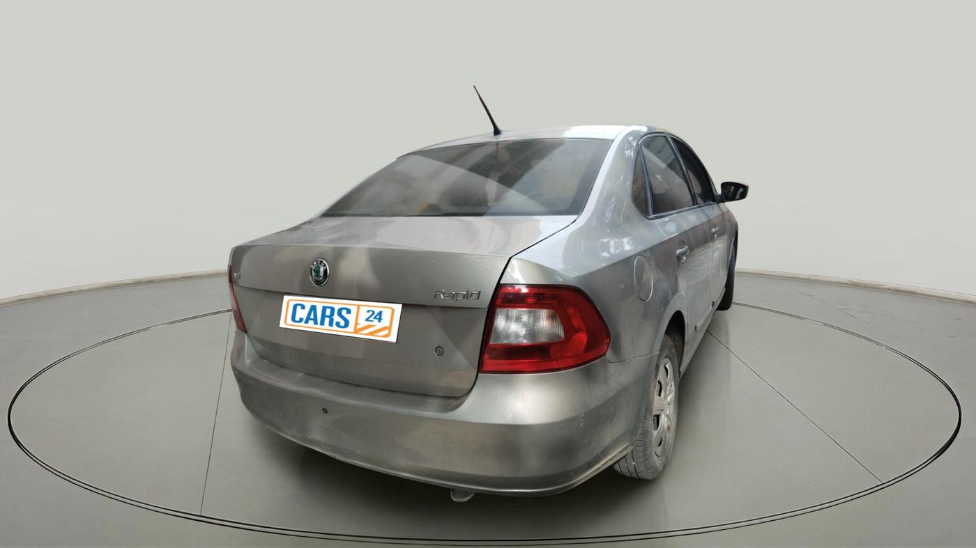 2013 Skoda Rapid AMBITION 1.6 MPI MT, Petrol, Manual, 49,290 km, exterior