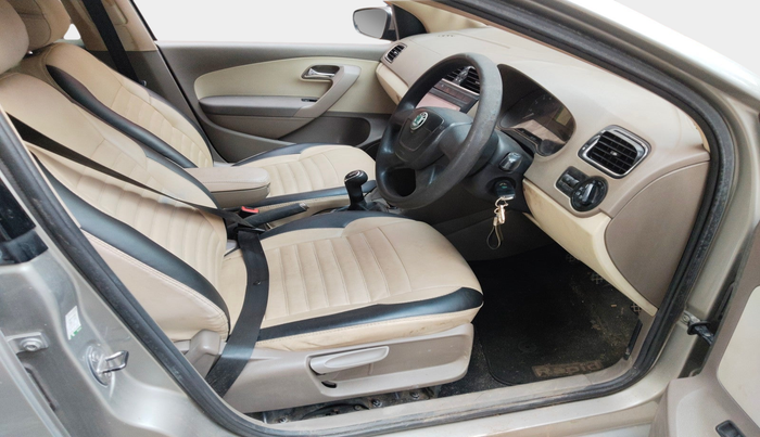 2013 Skoda Rapid AMBITION 1.6 MPI MT, Petrol, Manual, 49,290 km, interior