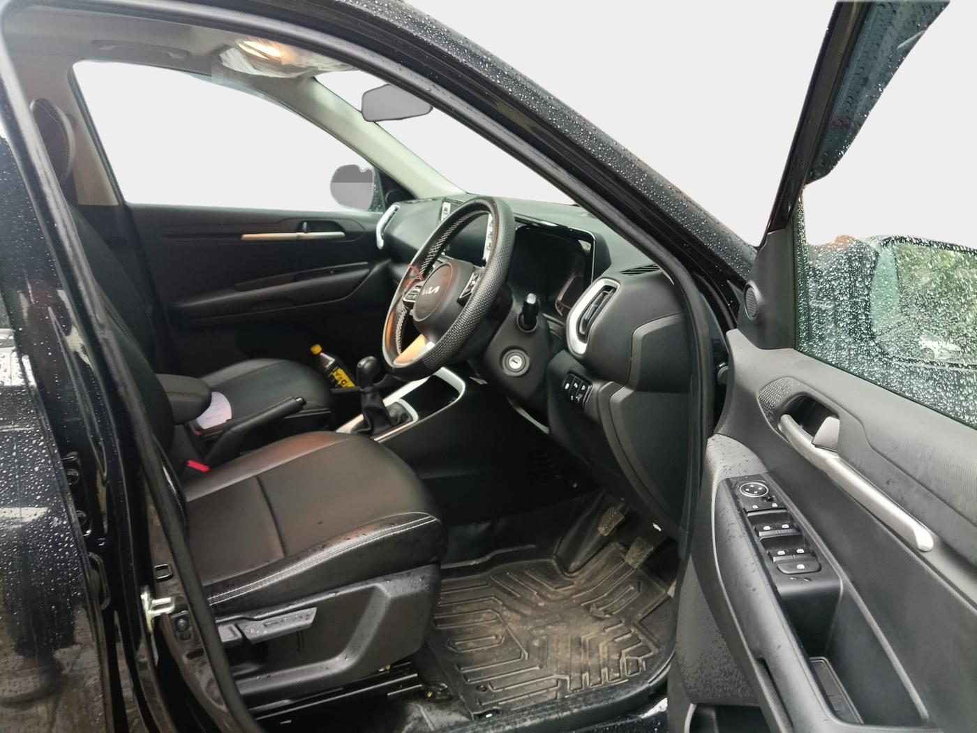 2024 KIA SONET HTK (O) 1.2 Petrol MT, Petrol, Manual, 3,050 km, interior