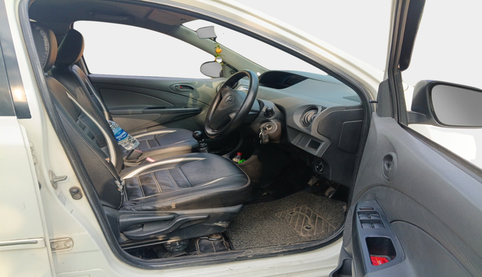 2013 Toyota Etios GD, Diesel, Manual, 76,300 km, interior