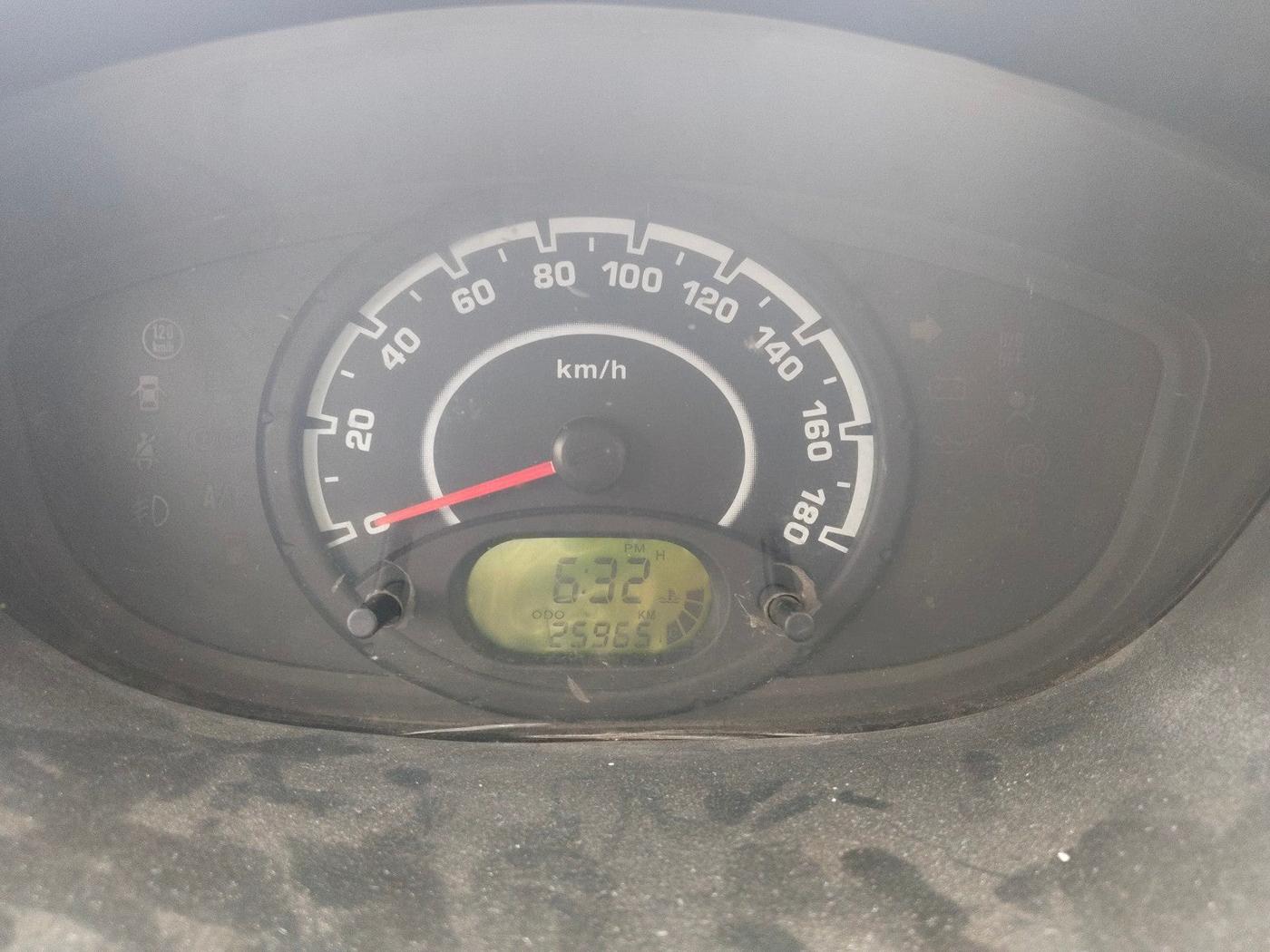 2011 Chevrolet Spark LS 1.0, Petrol, Manual, 25,965 km, interior