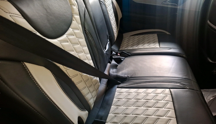 2025 Mahindra XUV700 AX7 Petrol MT 7 STR, Petrol, Manual, 14,151 km, interior