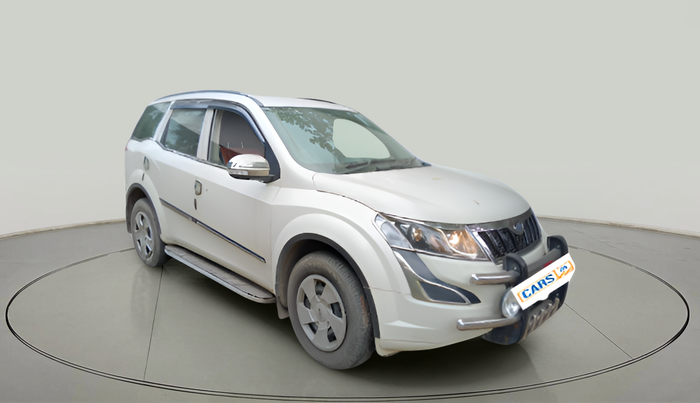 2016 Mahindra XUV500 W4, Diesel, Manual, 28,328 km, exterior