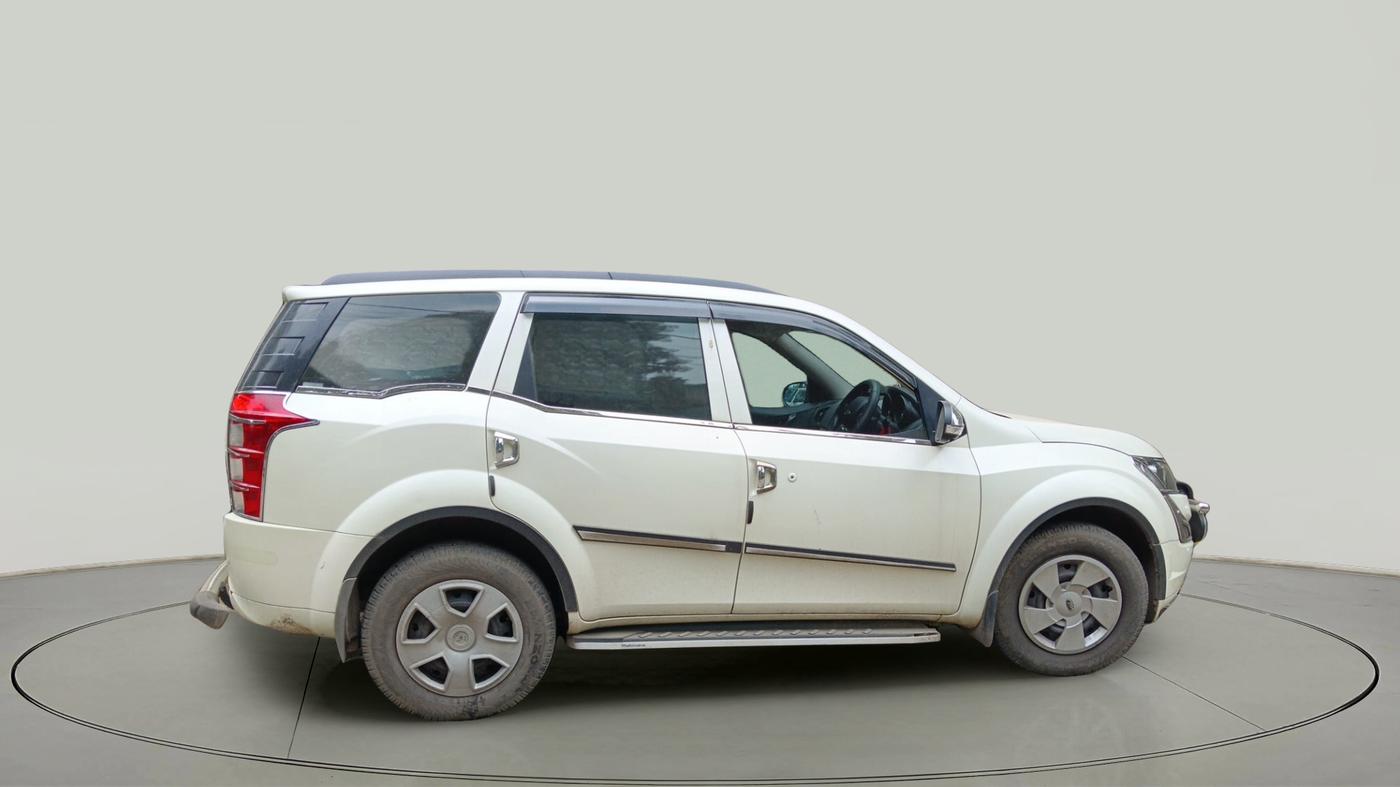 2016 Mahindra XUV500 W4, Diesel, Manual, 28,328 km, exterior