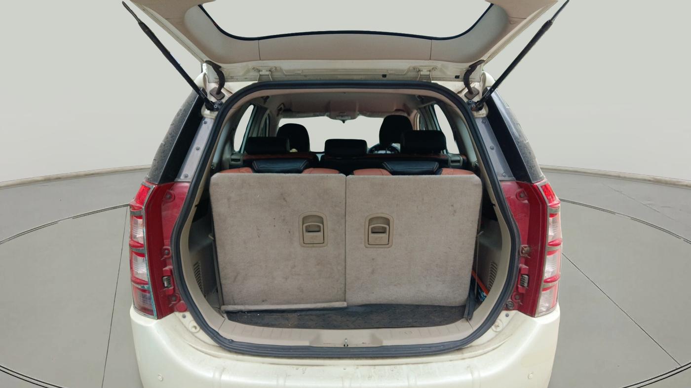 2016 Mahindra XUV500 W4, Diesel, Manual, 28,328 km, exterior