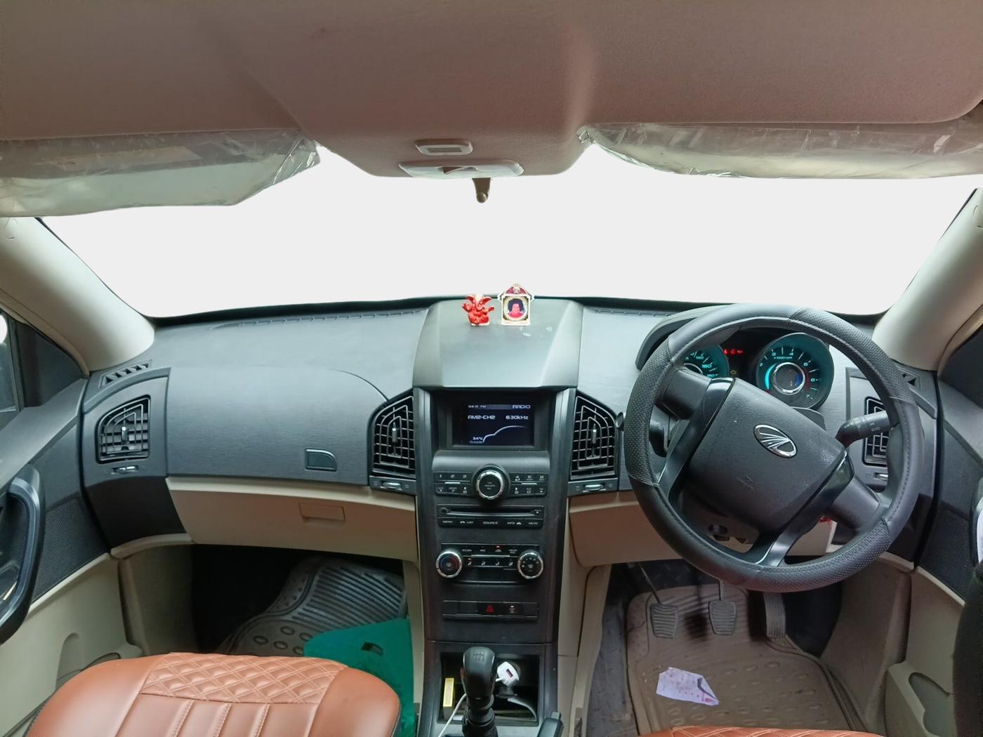 2016 Mahindra XUV500 W4, Diesel, Manual, 28,328 km, interior