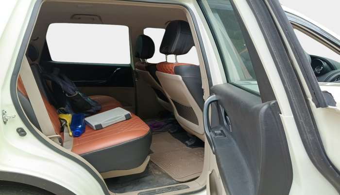 2016 Mahindra XUV500 W4, Diesel, Manual, 28,328 km, interior
