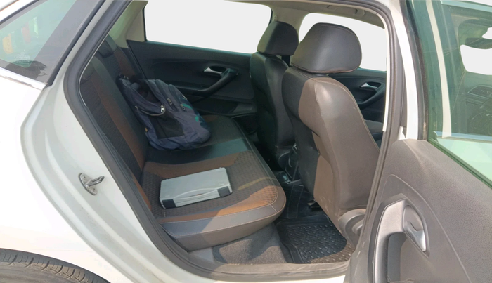 2017 Volkswagen Polo HIGHLINE PLUS 1.2(16 ALLOY, Petrol, Manual, 24,736 km, interior