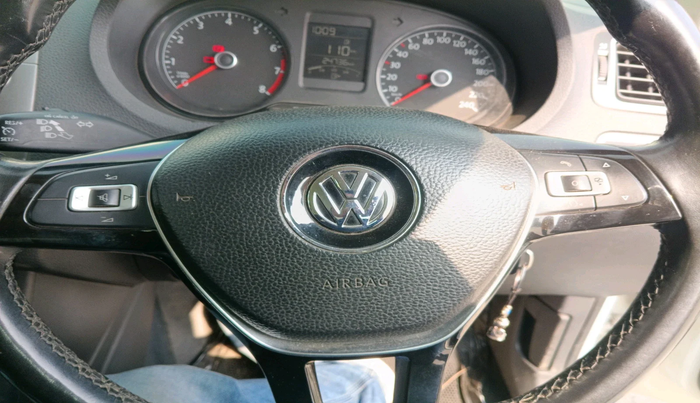 2017 Volkswagen Polo HIGHLINE PLUS 1.2(16 ALLOY, Petrol, Manual, 24,736 km, interior