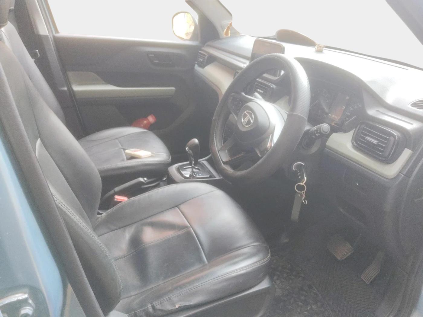 2022 Tata PUNCH ADVENTURE AMT, Petrol, Automatic, 30,137 km, interior