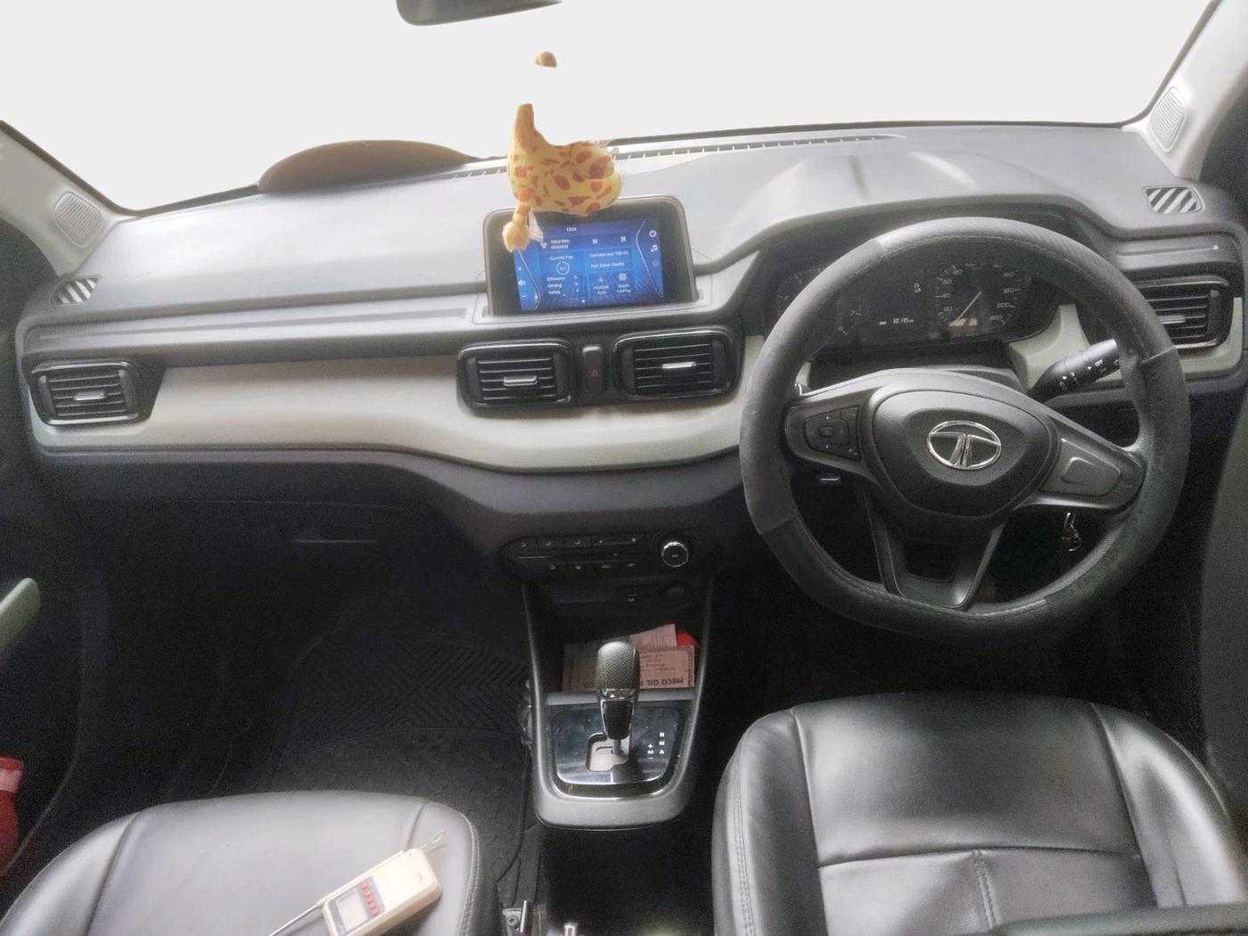 2022 Tata PUNCH ADVENTURE AMT, Petrol, Automatic, 30,137 km, interior