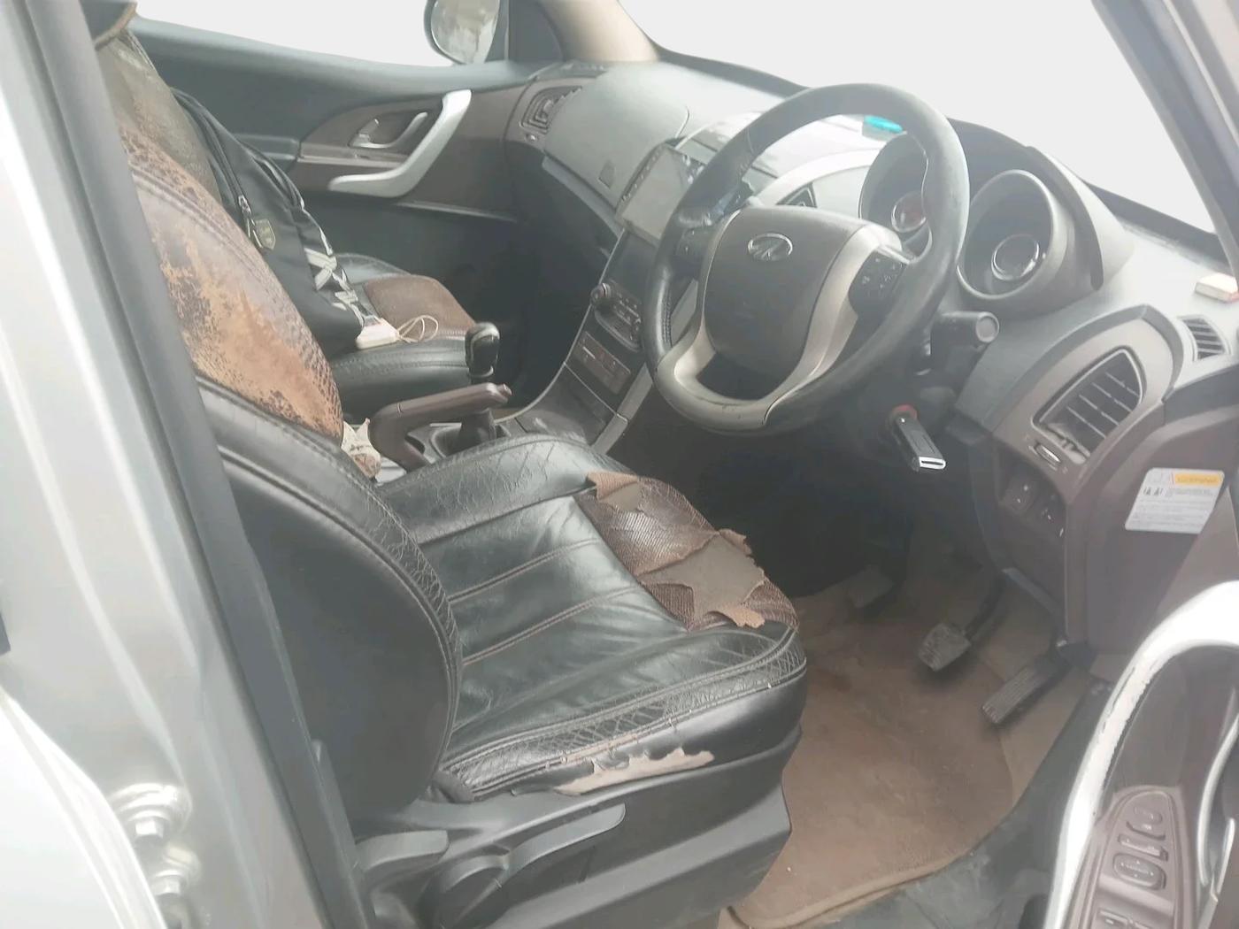 2013 Mahindra XUV500 W8, Diesel, Manual, 71,645 km, interior