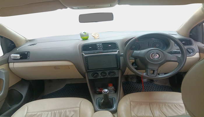 2011 Volkswagen Vento TRENDLINE 1.6, Petrol, Manual, 40,616 km, interior