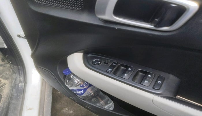 2023 Hyundai VENUE S(O) 1.2, Petrol, Manual, 73,732 km, interior