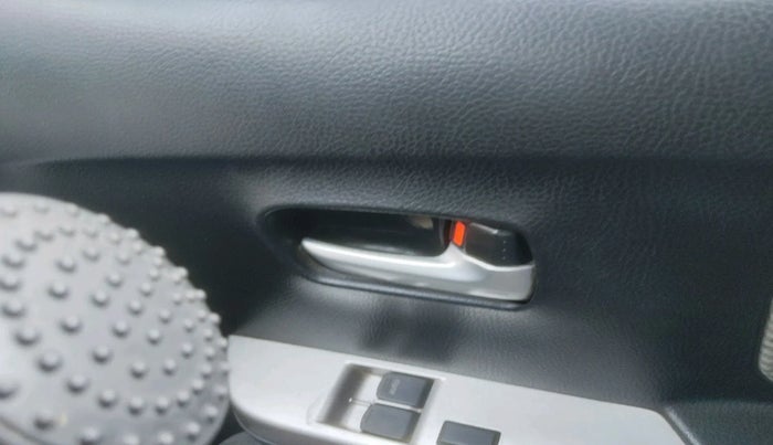 2012 Maruti Wagon R 1.0 LXI, Petrol, Manual, 61,259 km, interior