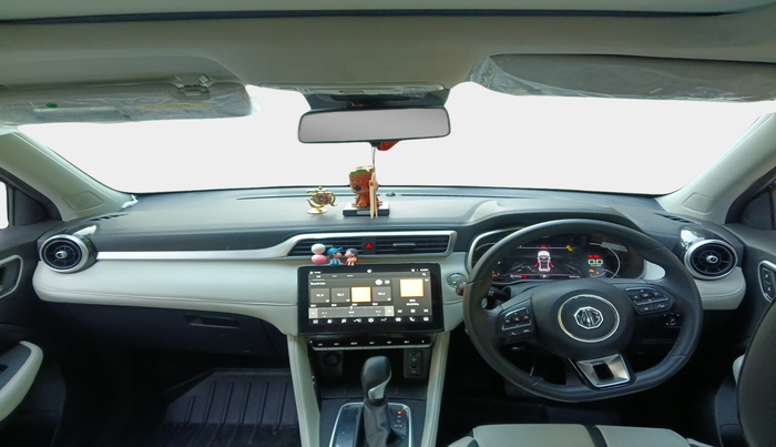 2024 MG ASTOR Select 1.5 CVT (Ivory), Petrol, Automatic, 10,679 km, interior