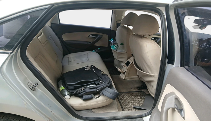 2011 Volkswagen Vento HIGHLINE 1.6 MPI, Petrol, Manual, 63,879 km, interior