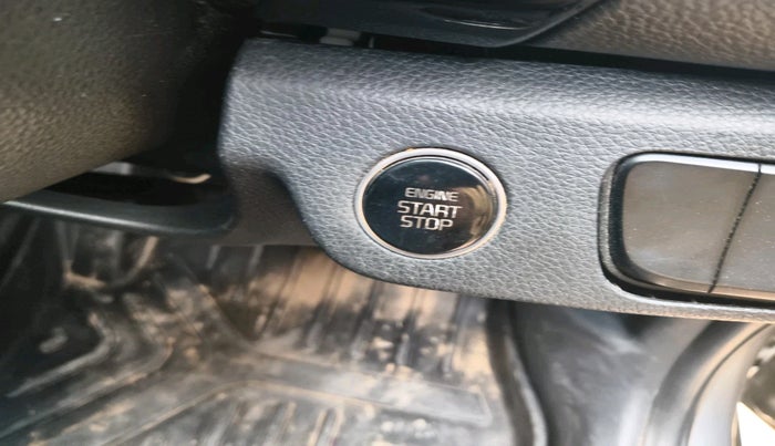 2020 KIA SELTOS HTK PLUS AT 1.5 DIESEL, Diesel, Automatic, 1,33,329 km, interior