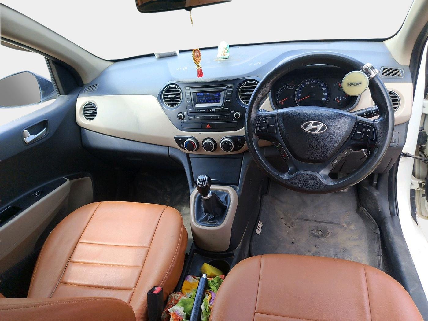 2016 Hyundai Xcent S 1.2, Petrol, Manual, 1,11,358 km, interior
