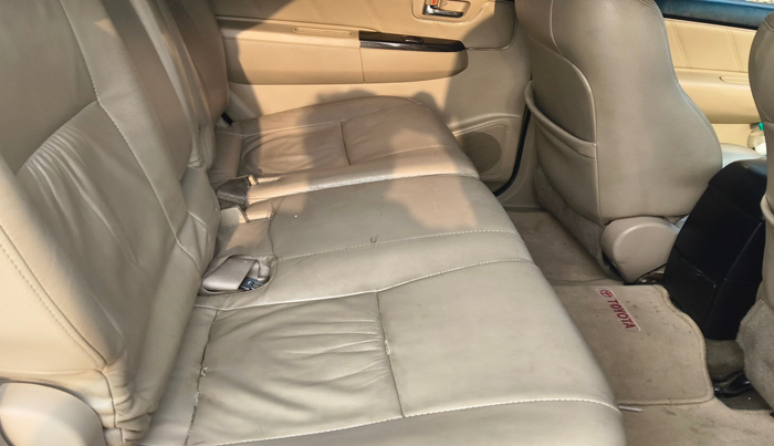 2015 Toyota Fortuner 3.0 4X2 MT, Diesel, Manual, 1,69,705 km, interior