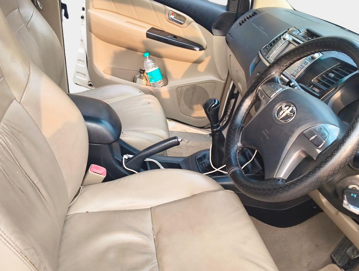 2015 Toyota Fortuner 3.0 4X2 MT, Diesel, Manual, 1,72,000 km, interior