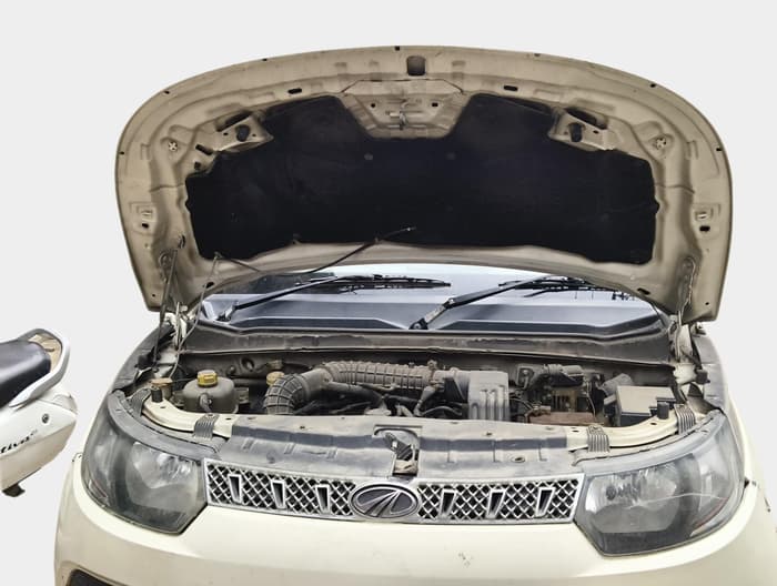 2016 Mahindra Kuv100 K4 D 6 STR, Diesel, Manual, 1,06,323 km, exterior