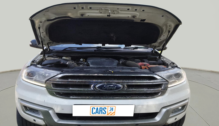 2017 Ford Endeavour TITANIUM 3.2 4X4 AT, Diesel, Automatic, 91,957 km, exterior