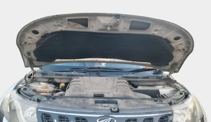 2016 Mahindra XUV500 W6, Diesel, Manual, 1,16,525 km, exterior