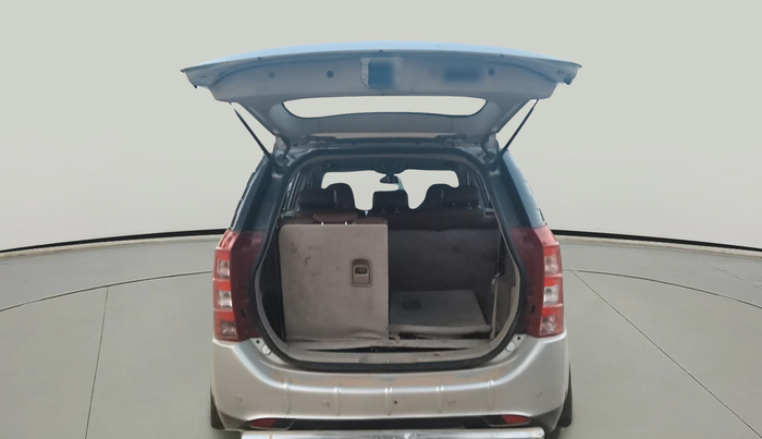 2016 Mahindra XUV500 W6, Diesel, Manual, 1,16,525 km, exterior