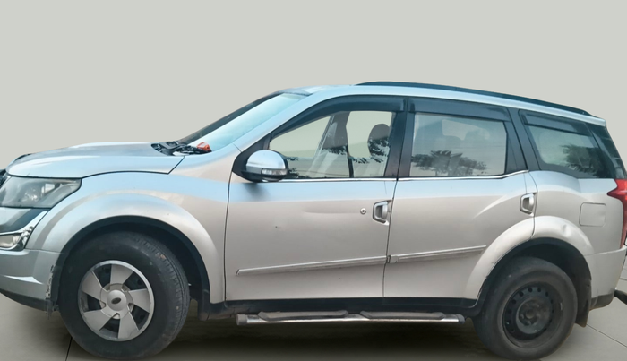 2016 Mahindra XUV500 W6, Diesel, Manual, 1,16,525 km, exterior