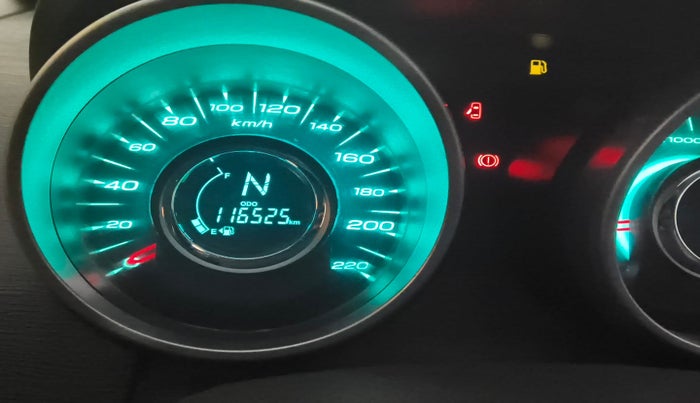 2016 Mahindra XUV500 W6, Diesel, Manual, 1,16,525 km, interior