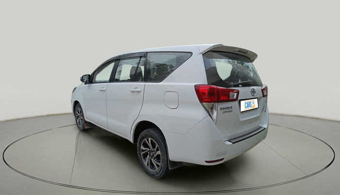 2022 Toyota Innova Crysta 2.7 GX AT 7 STR, Petrol, Automatic, 1,13,587 km, exterior