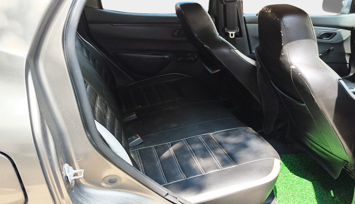 2016 Renault Kwid RXL, Petrol, Manual, 2,667 km, interior