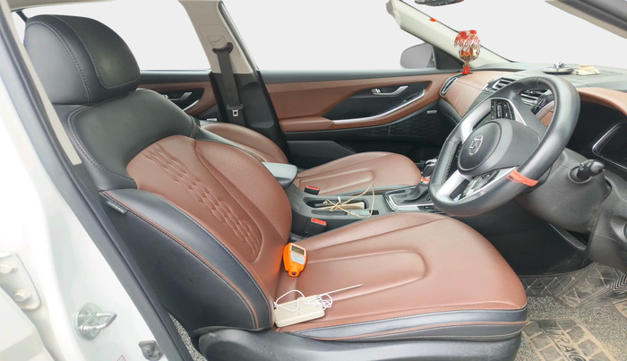 2023 Hyundai ALCAZAR PLATINUM 1.5 TURBO PETROL MT 7STR, Petrol, Manual, 26,167 km, interior