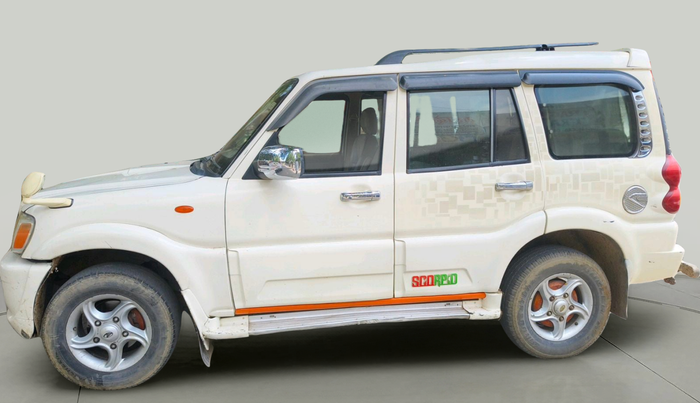 2013 Mahindra Scorpio VLX 2WD, Diesel, Manual, 1,83,275 km, exterior