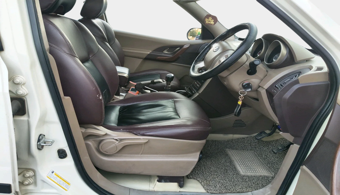 2015 Mahindra XUV500 W6, Diesel, Manual, 77,020 km, interior