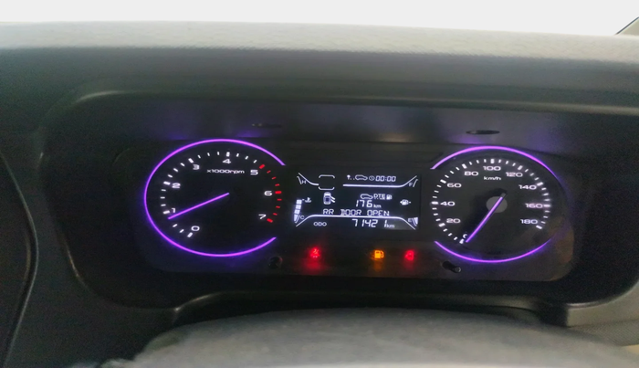 2019 Mahindra MARAZZO M4 8 STR, Diesel, Manual, 71,421 km, interior