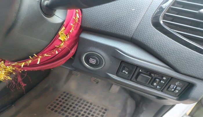 2016 Maruti Vitara Brezza ZDI PLUS, Diesel, Manual, 1,28,386 km, interior