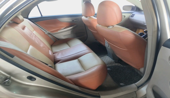 2013 Toyota Corolla Altis J DIESEL, Diesel, Manual, 1,26,081 km, interior