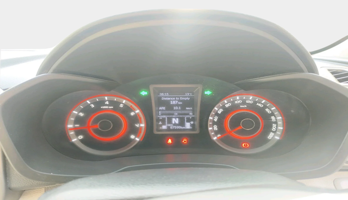 2020 Mahindra XUV300 W8 (O) 1.2 PETROL, Petrol, Manual, 87,599 km, interior