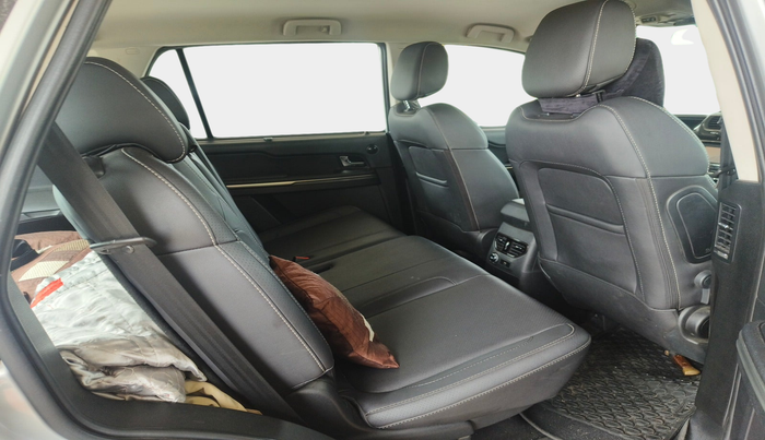 2017 Tata Hexa XT 4X2 7 STR, Diesel, Manual, 85,595 km, interior