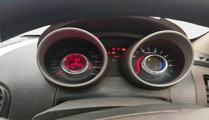 2012 Mahindra XUV500 W8, Diesel, Manual, 1,22,425 km, interior