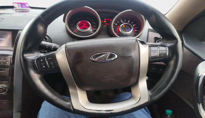 2012 Mahindra XUV500 W8, Diesel, Manual, 1,22,425 km, interior