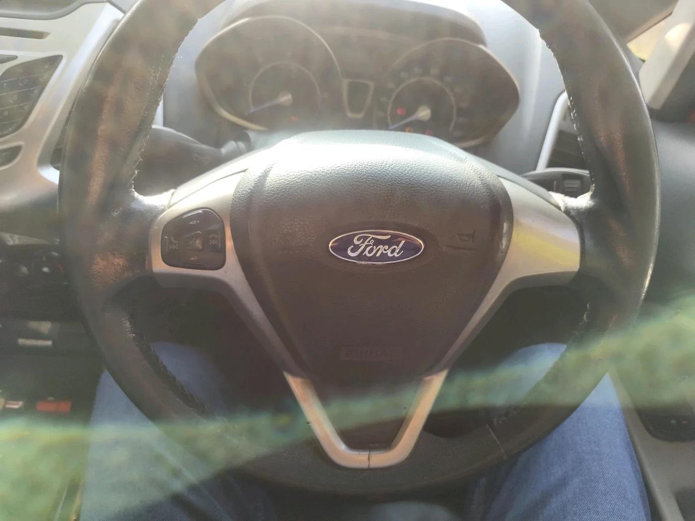 2014 Ford Ecosport TITANIUM 1.5L DIESEL, Diesel, Manual, 1,14,378 km, interior