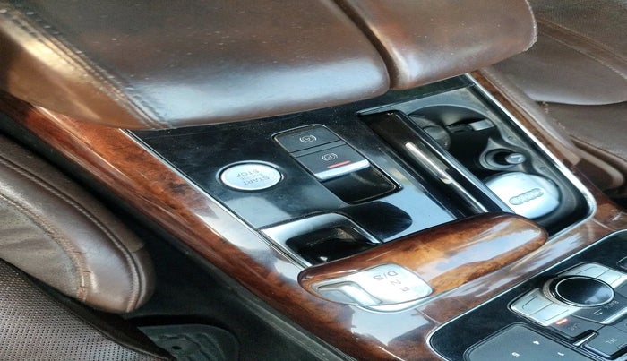 2012 Audi A8L 3.0 TDI quattro, Diesel, Automatic, 1,14,616 km, interior