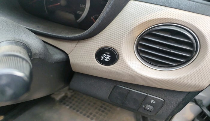 2014 Hyundai Grand i10 SPORTZ 1.2 KAPPA VTVT, Petrol, Manual, 65,846 km, interior