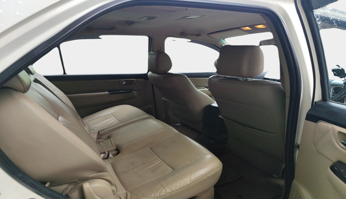 2014 Toyota Fortuner 3.0 4X2 AT, Diesel, Automatic, 1,60,476 km, interior