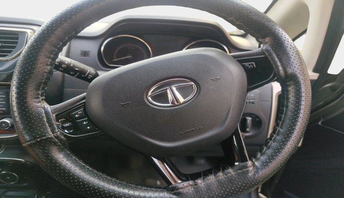 2017 Tata Hexa XM 4X2 7 STR, Diesel, Manual, 57,747 km, interior