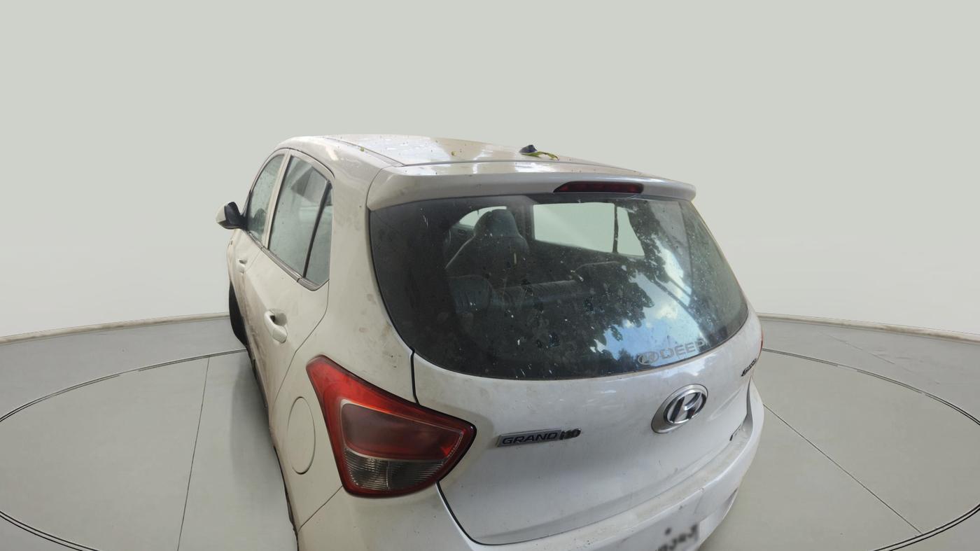 2015 Hyundai Grand i10 MAGNA 1.1 CRDI, Diesel, Manual, 1,31,994 km, exterior